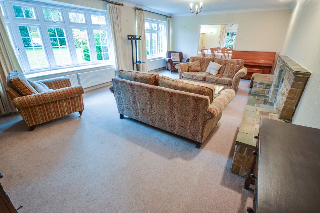 Property photo 2 of 27 Living Room