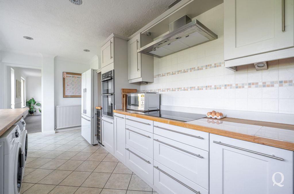 Property photo 3 of 34 Addc5Ab3-0F1B-438...