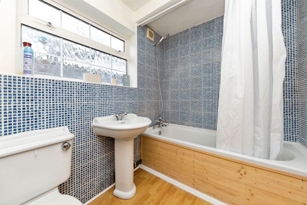 Additional image 16 of 5 bed detached bungalow for saleNorth Avenue, Letchworth Garden City SG6