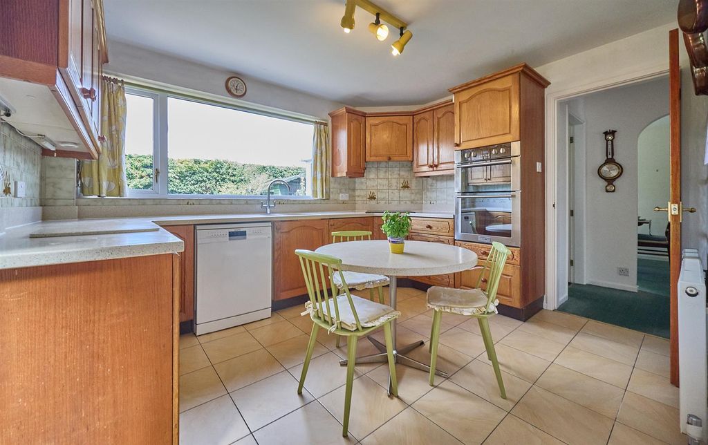 Property photo 3 of 14 Kitchen Dining Room To Rear