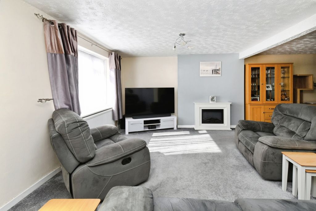 Property photo 2 of 20 Pbox-Img.Jpg