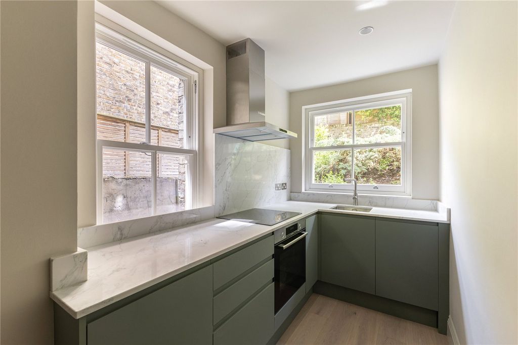 Property photo 1 of 10 Kitchen