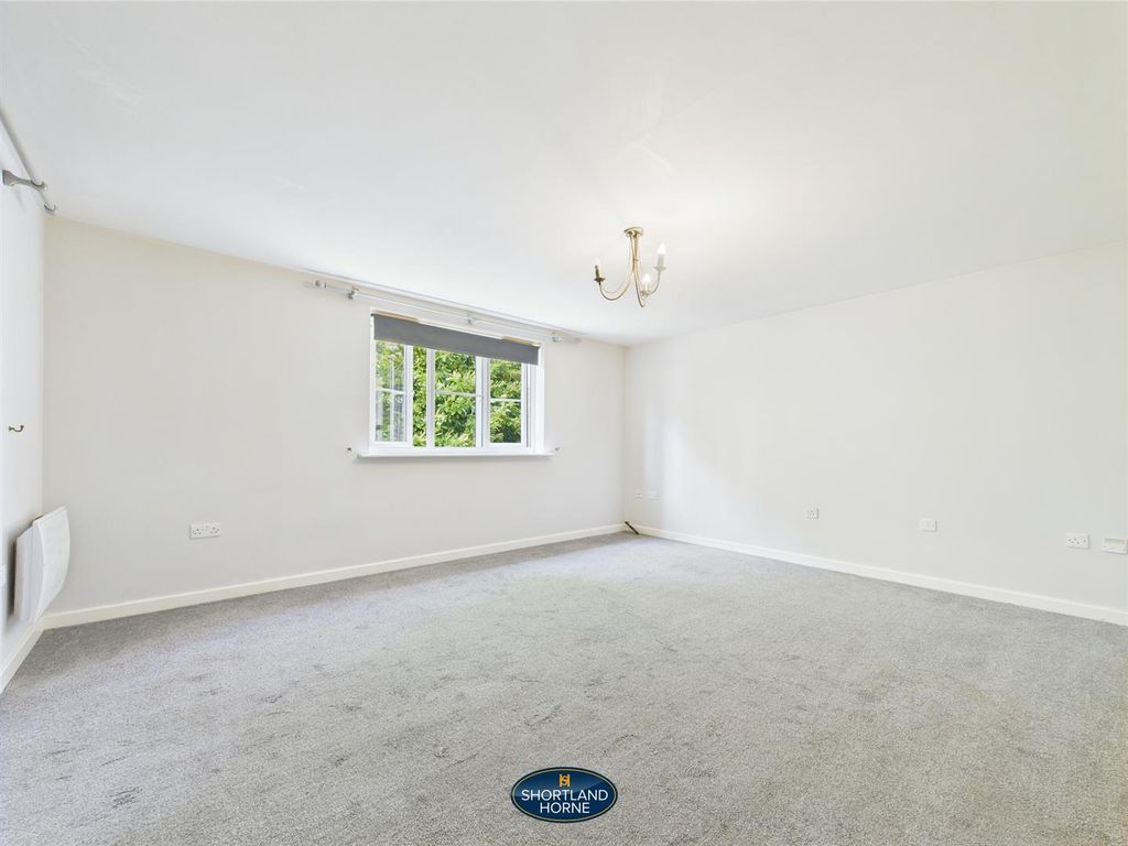 Property photo 3 of 10 Cam01906G0-Pr0478-Still006.Jpg