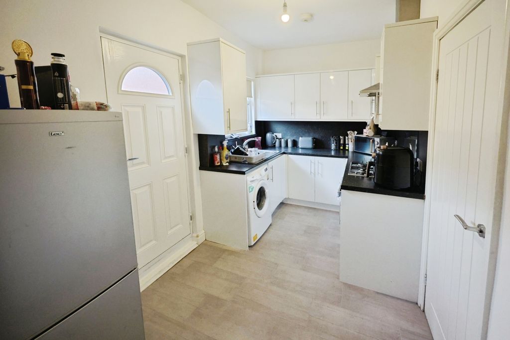 Property photo 3 of 7 Pbox-Img.Jpg