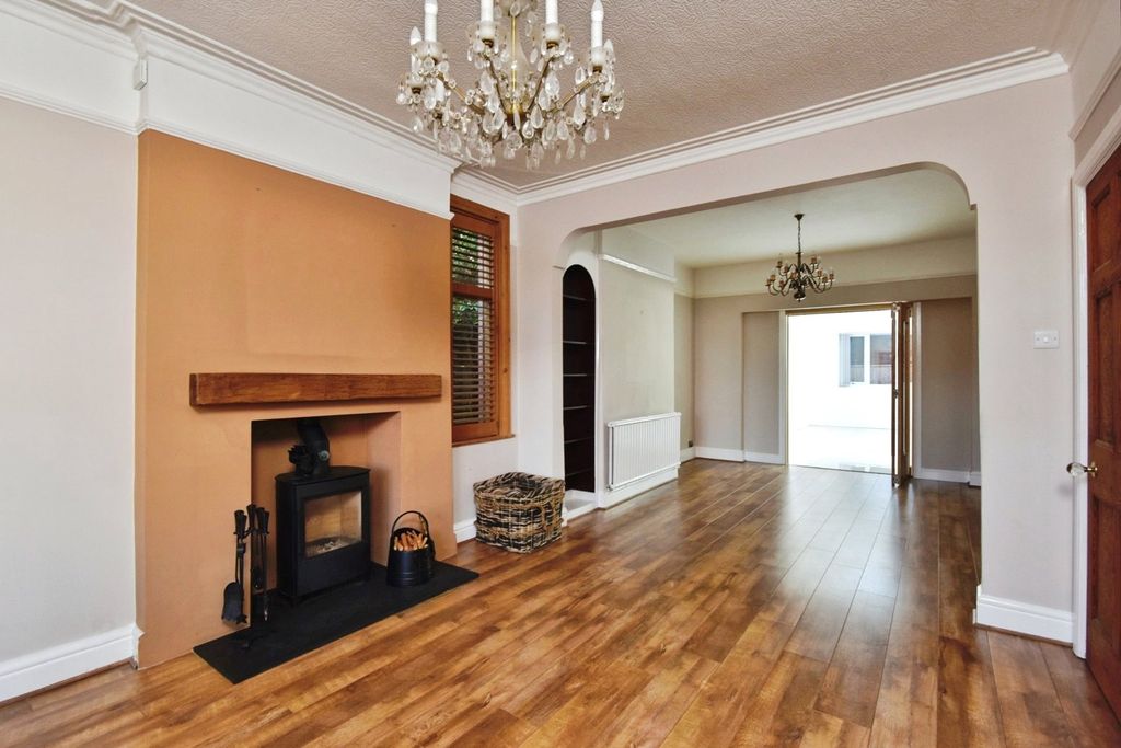 Property photo 2 of 39 Photo