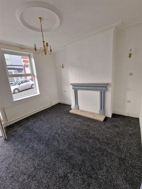 Property photo 2 of 8 Lounge