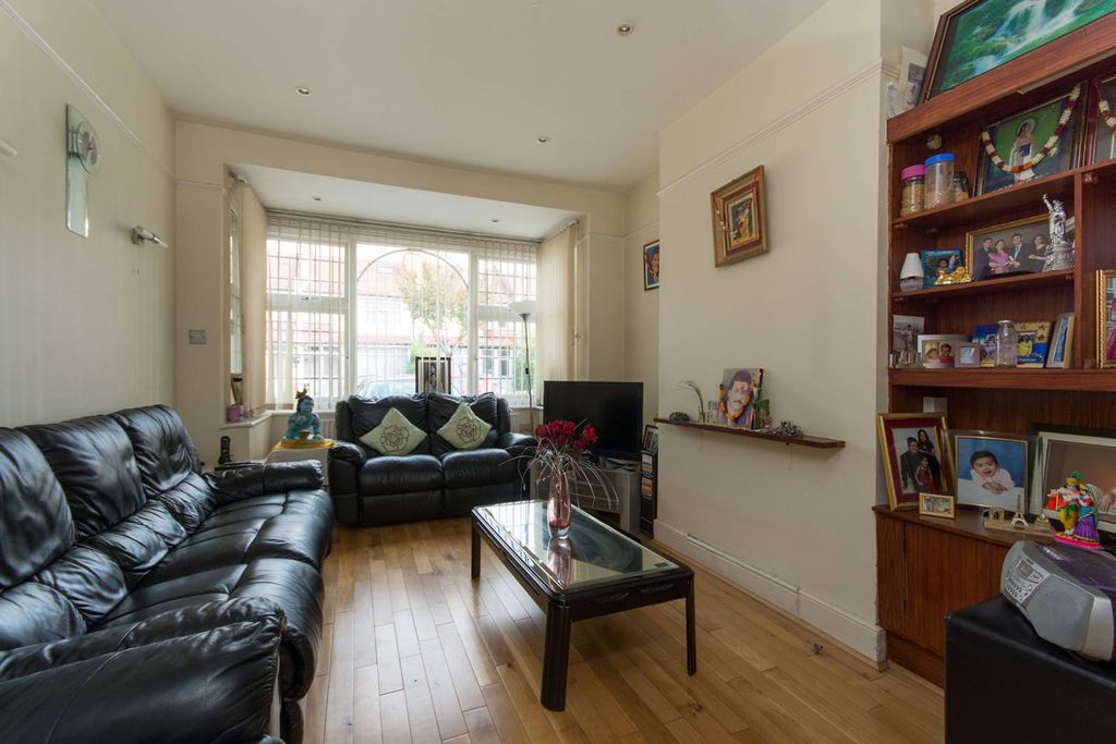 Property photo 2 of 9
