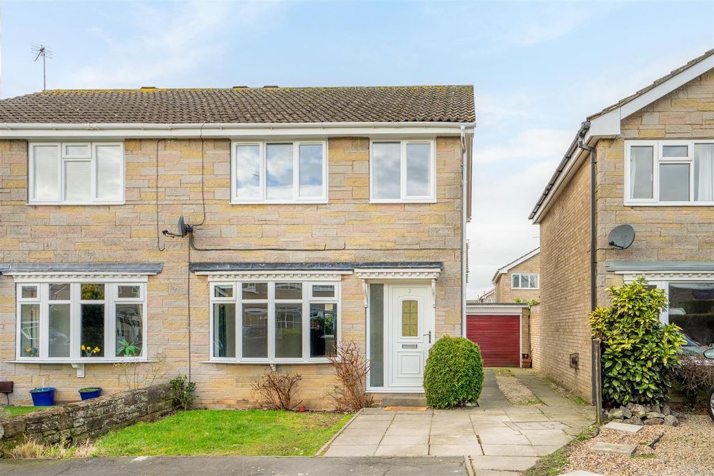 Property photo 1 of 12 3 Butt Hill-14.Jpg
