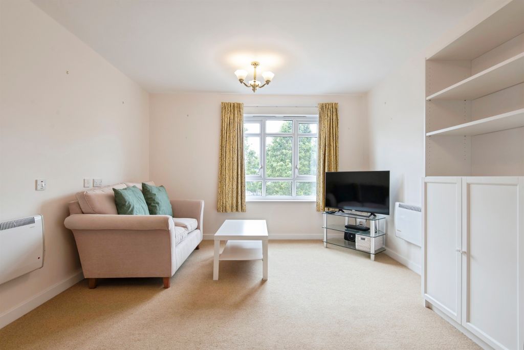 Property photo 3 of 13