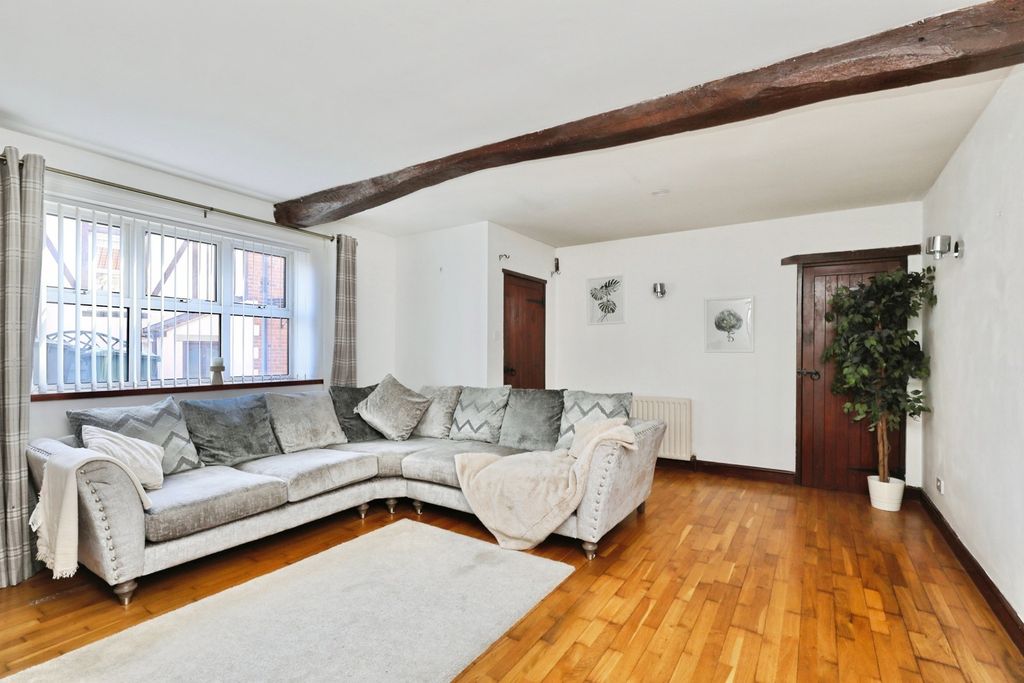 Property photo 3 of 18 Photo