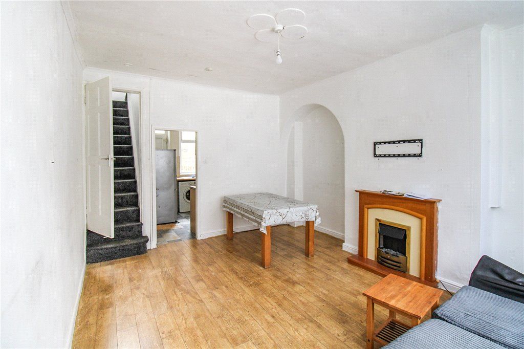 Property photo 2 of 11 Living Room No. 01