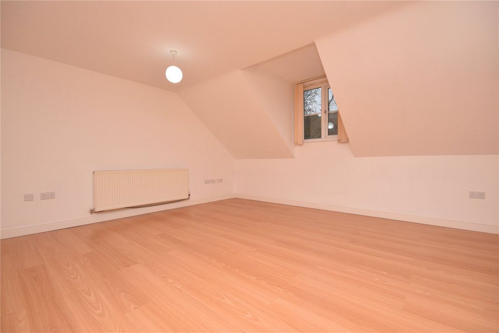 Property photo 3 of 8 Picture No. 02