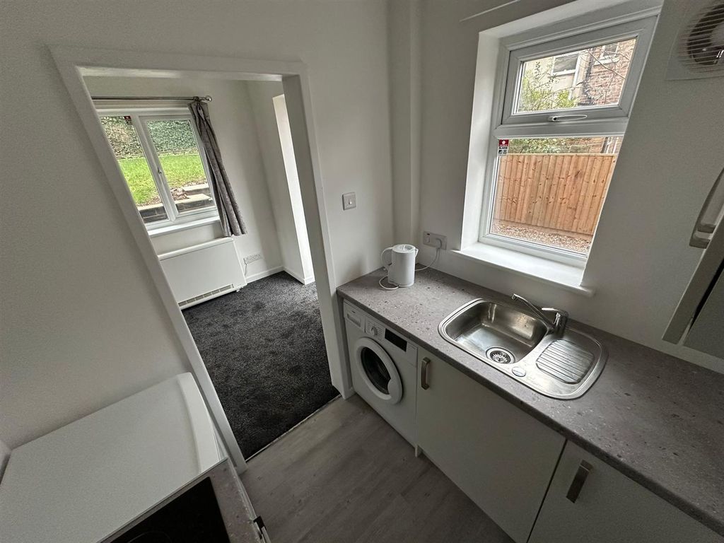 Property photo 2 of 9 713Faa64-B7F2-49Ad-A78c-E7F6E2F278Ca.Jpg