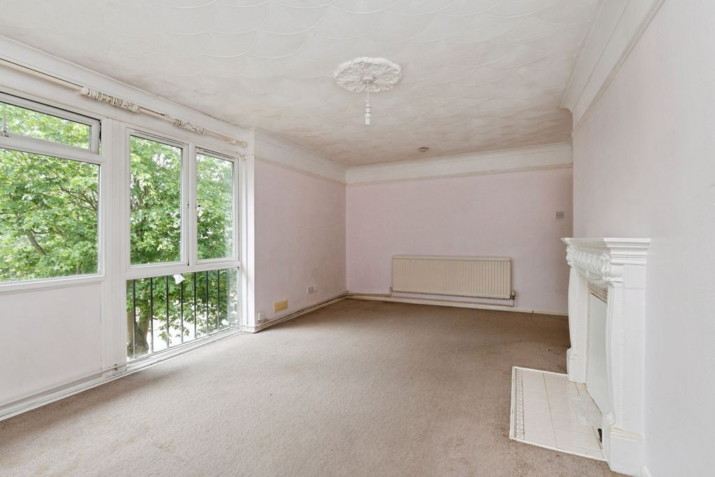 Property photo 2 of 13 Photo