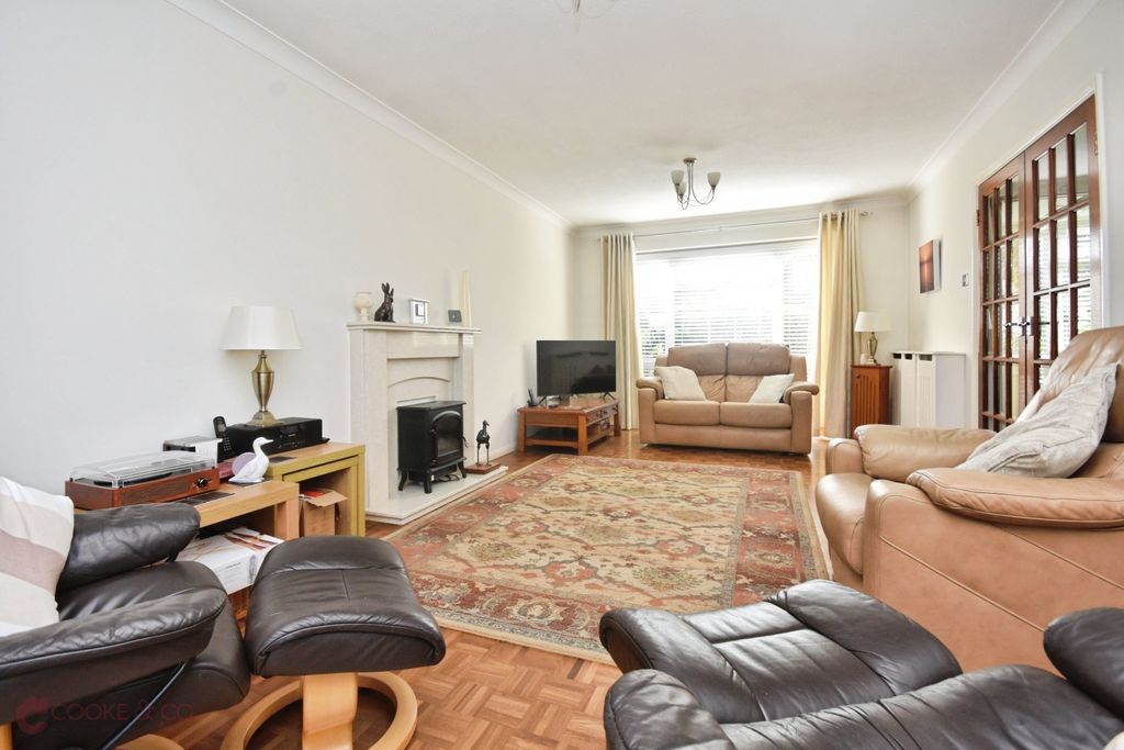 Property photo 2 of 17