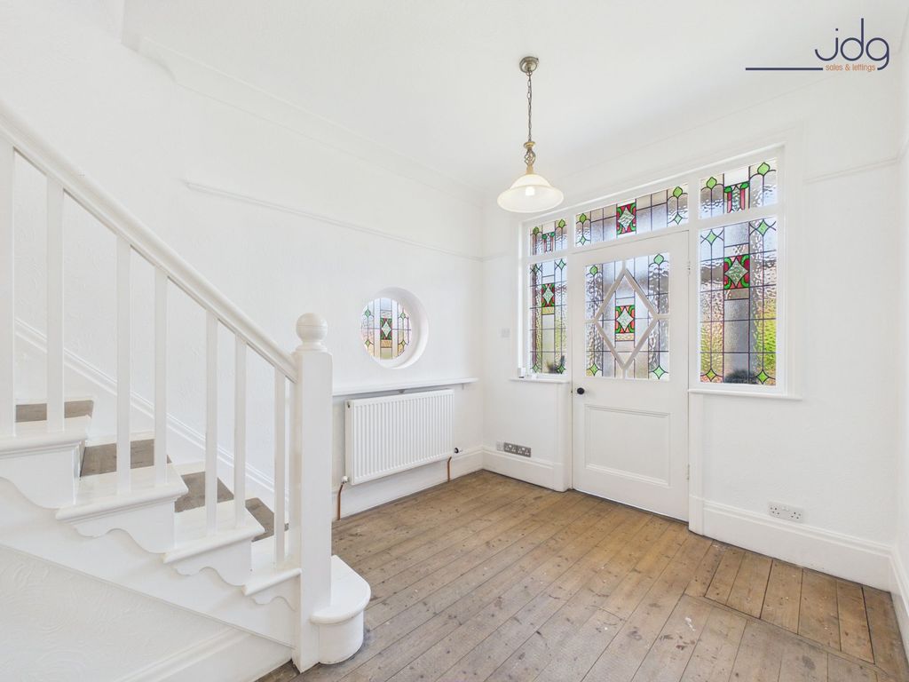 Property photo 2 of 17 Entrance Hall
