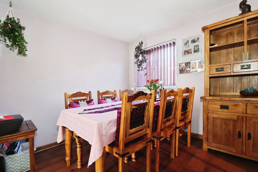 Property photo 3 of 16 Pbox-Img.Jpg