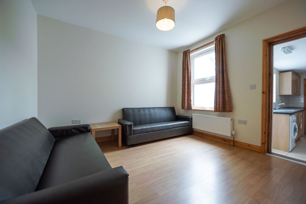 Property photo 2 of 11 Photo 1