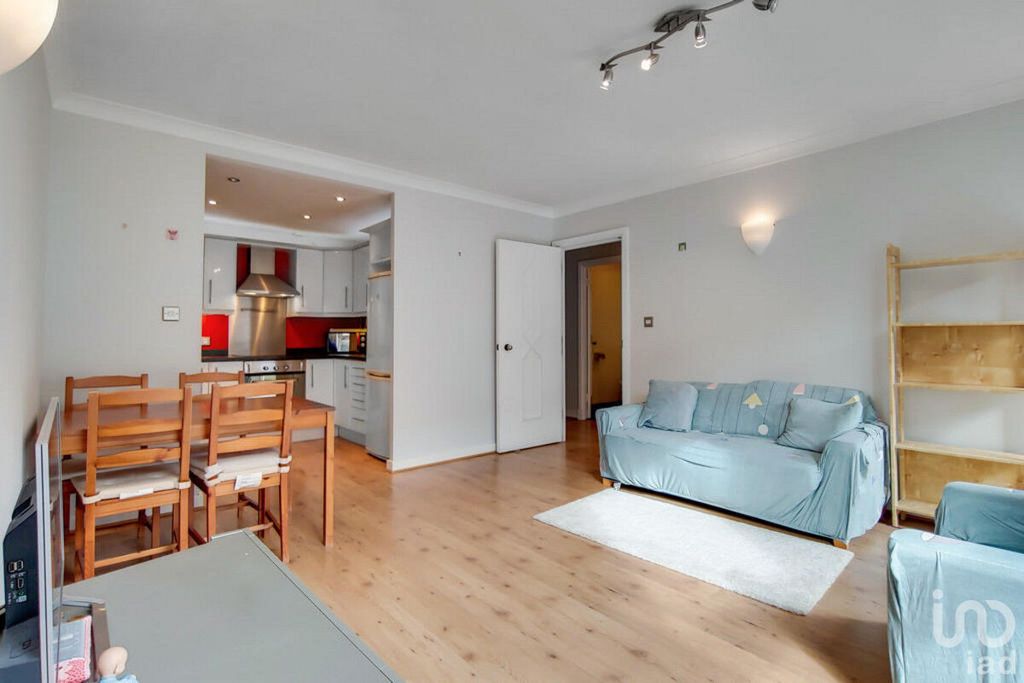 Property photo 2 of 10