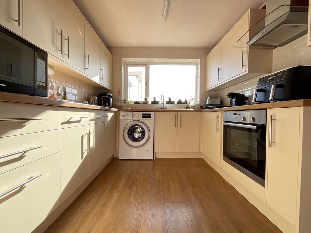 Property photo 3 of 24