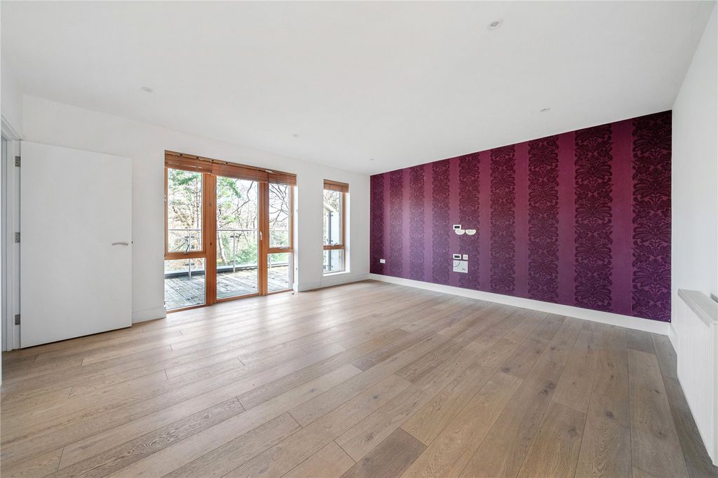 Property photo 1 of 17 Reception Room