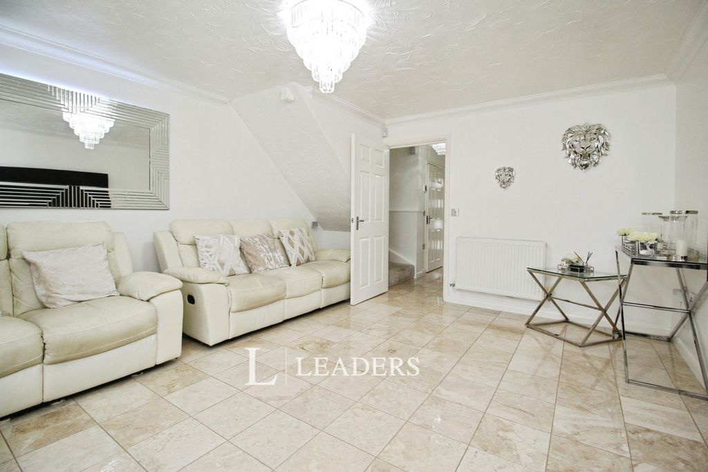 Property photo 2 of 15 Pbox-Img.Jpg