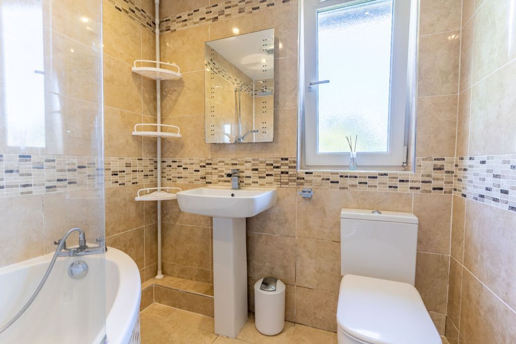 Property photo 2 of 44