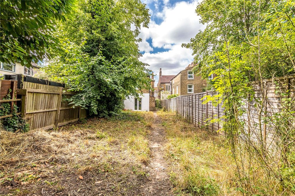 Property photo 2 of 15 Garden