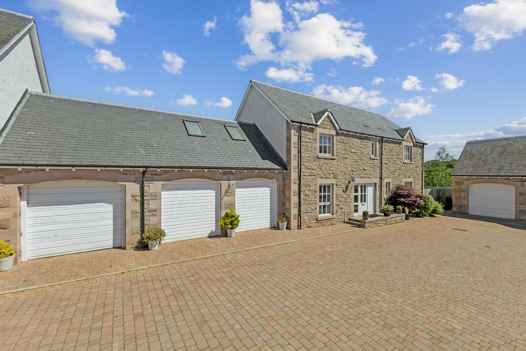 Property photo 1 of 32