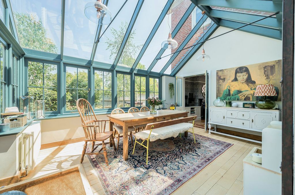 Property photo 2 of 27 1305248-11-68540d...