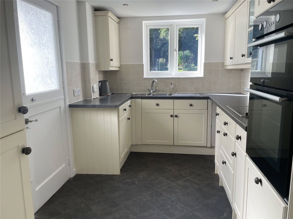 Property photo 2 of 17 Picture No. 18