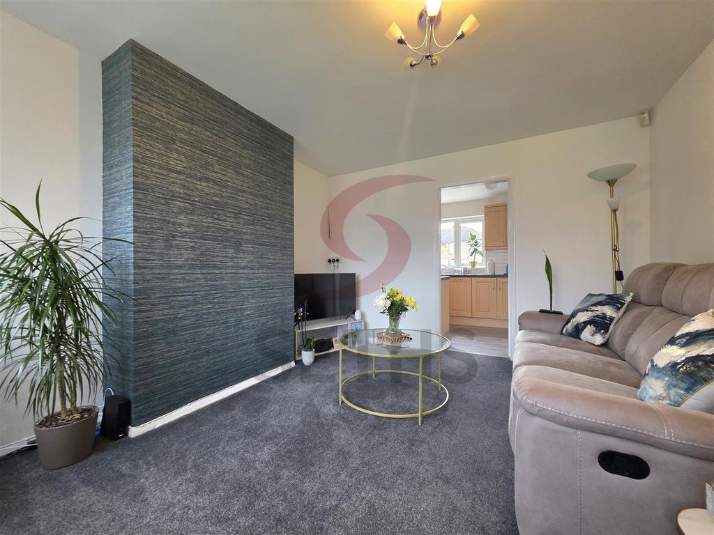 Property photo 2 of 10 Lounge