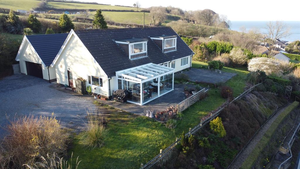 Property photo 2 of 40 Externally