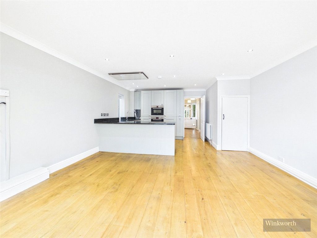Property photo 3 of 26 Picture No. 42