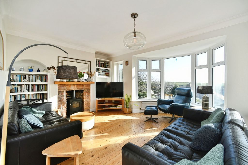 Property photo 3 of 20 Photo #3