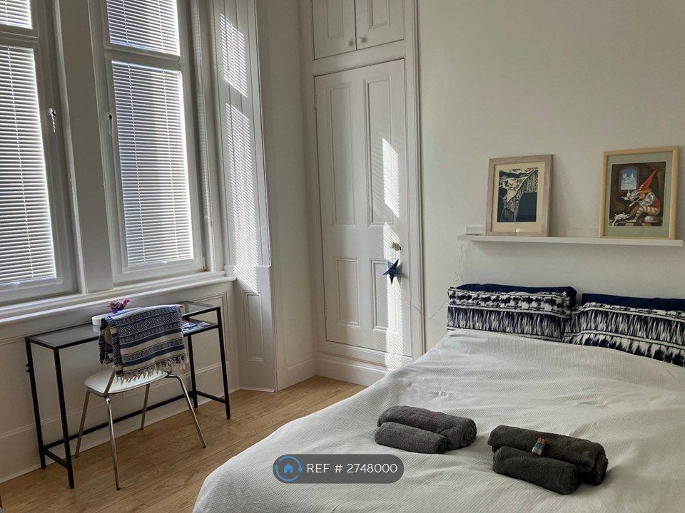 Property photo 3 of 16 Double Bedroom 2