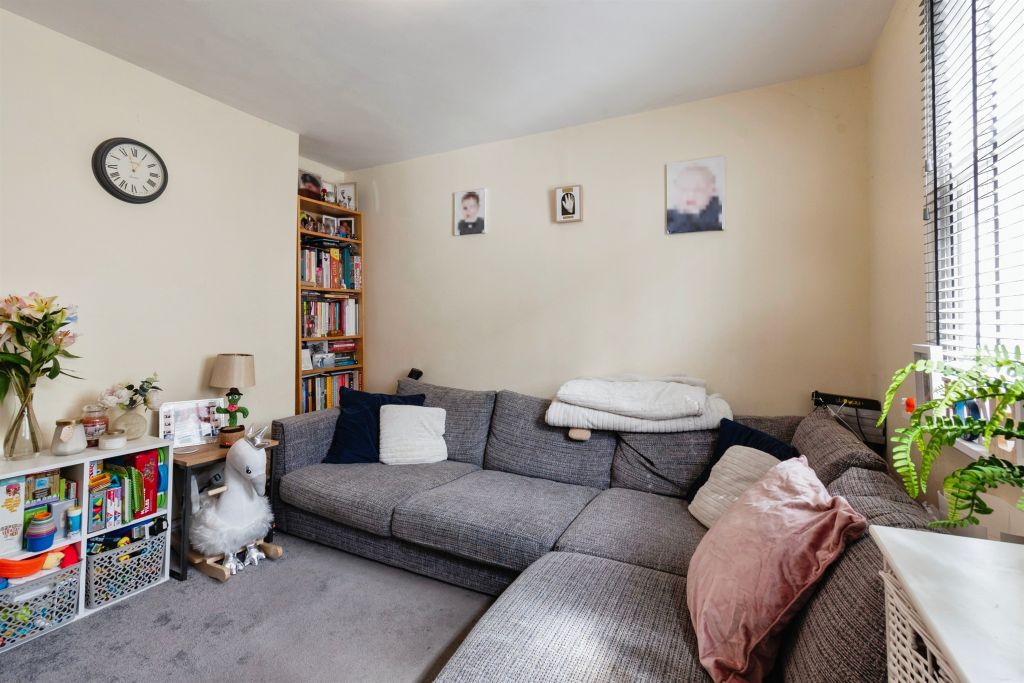 Property photo 2 of 12