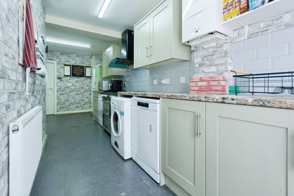 Property photo 3 of 17 Photo