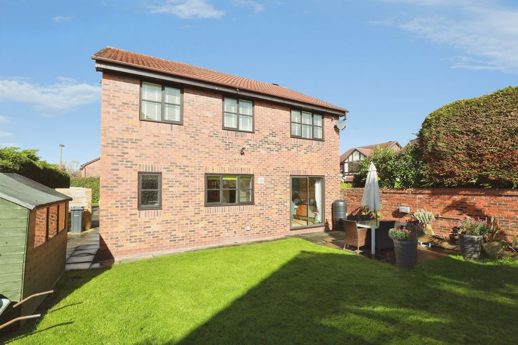 Property photo 2 of 18