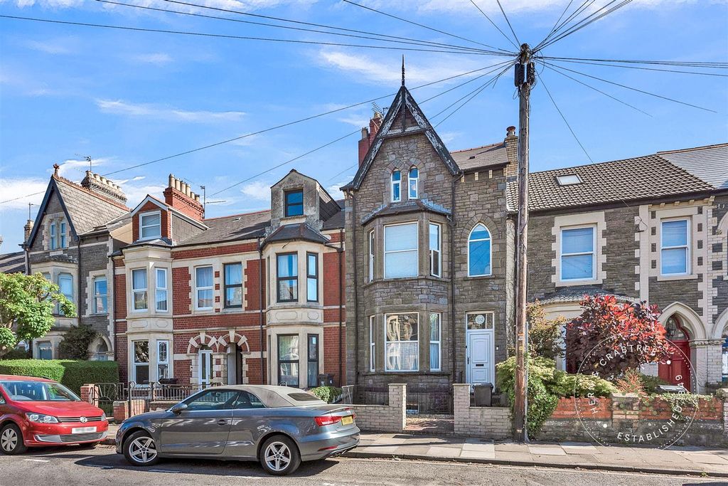 Property photo 1 of 30 Kings-Road-32.Jpg