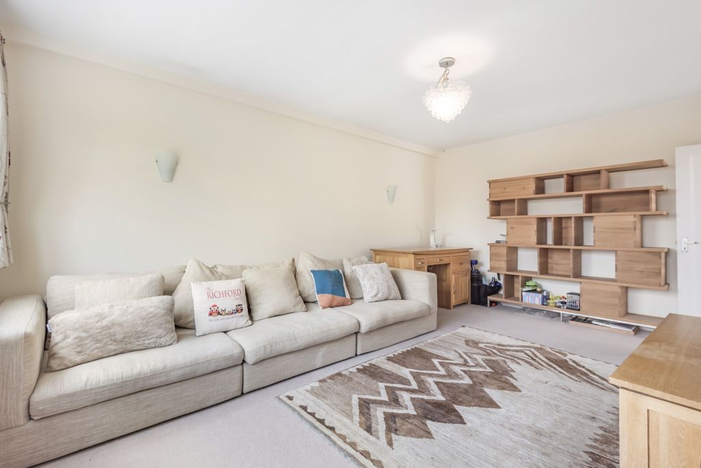 Property photo 3 of 11 623562 (2)