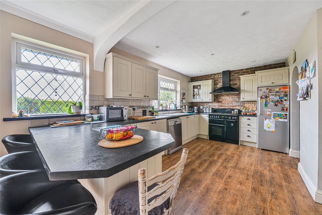 Property photo 3 of 24 Dinning