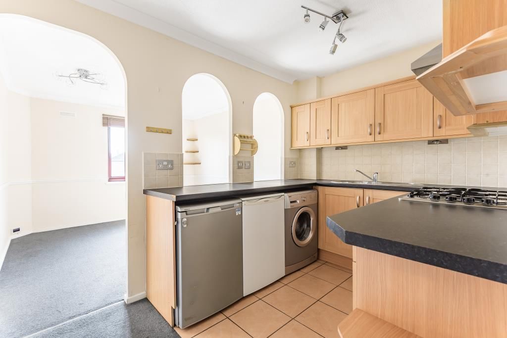 Property photo 3 of 10 Kitchen