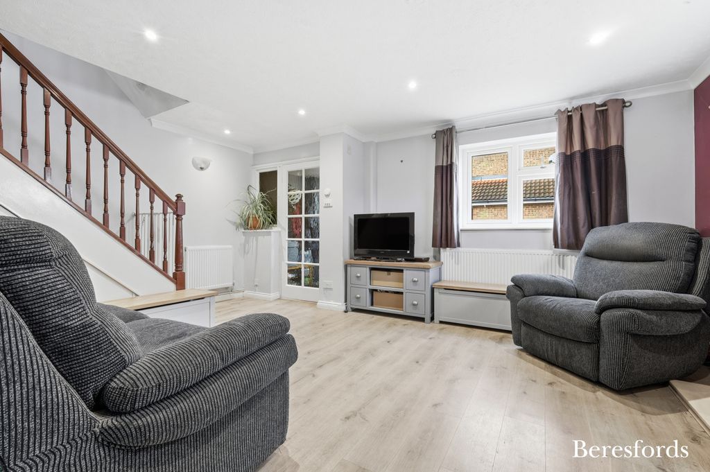 Property photo 2 of 19 Picture No. 15