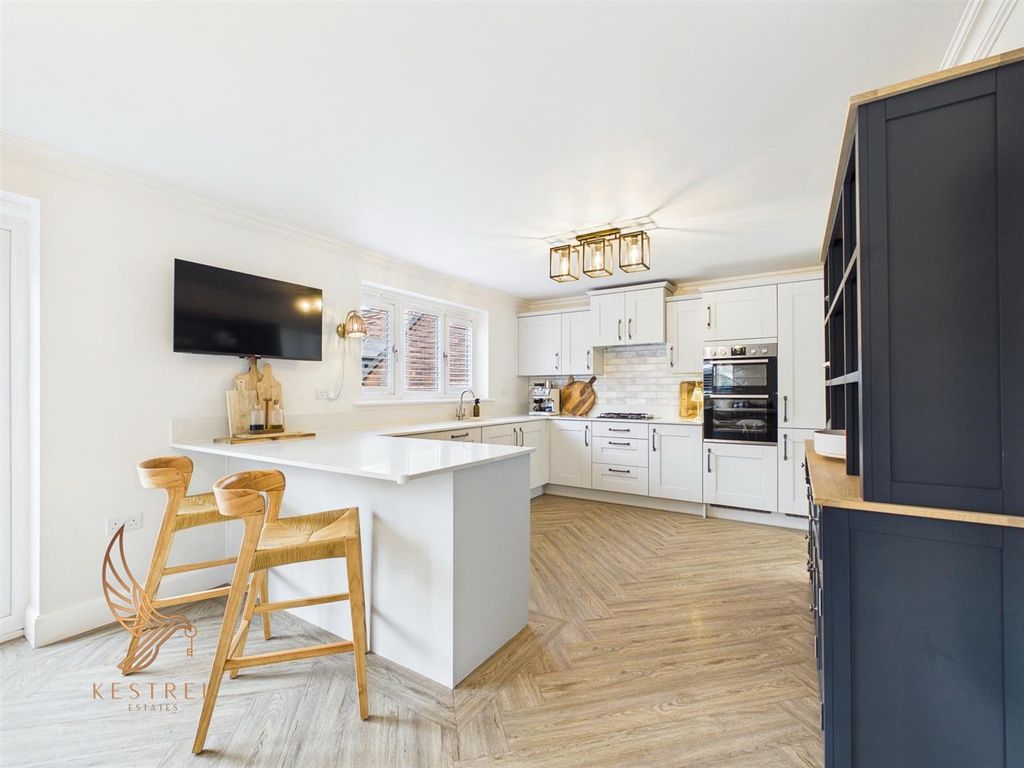 Property photo 2 of 42 18.Png