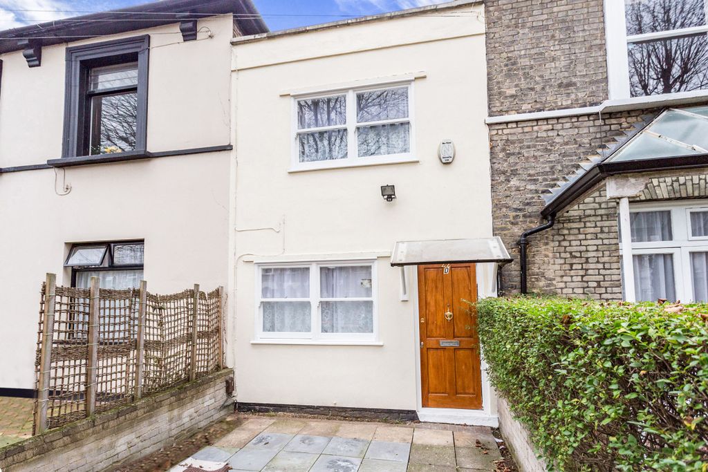 Property photo 1 of 8