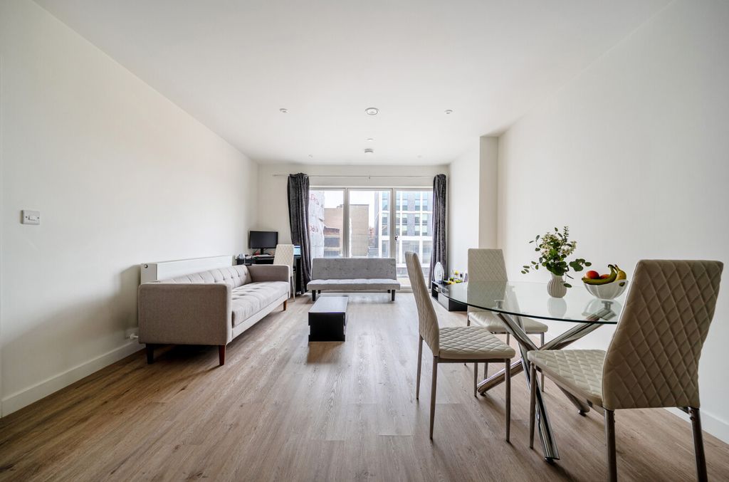 Property photo 2 of 9