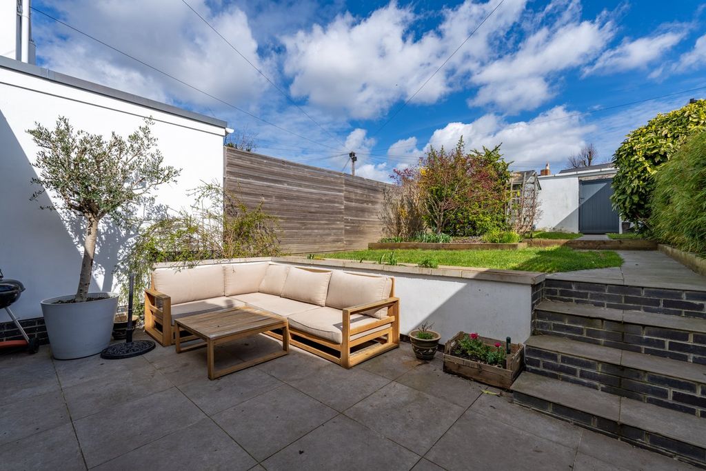 Property photo 3 of 15