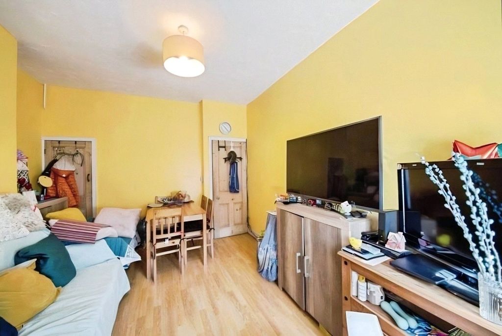 Property photo 3 of 9 Dining Room