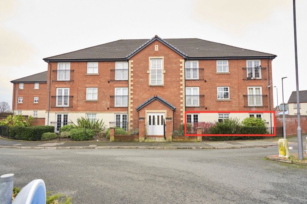 Property photo 1 of 25 Picture No. 18